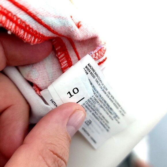 Gloria Vanderbilt Amanda Red Purple Floral Denim Size 6 Average Jean Shorts 29/6 - Picture 11 of 11